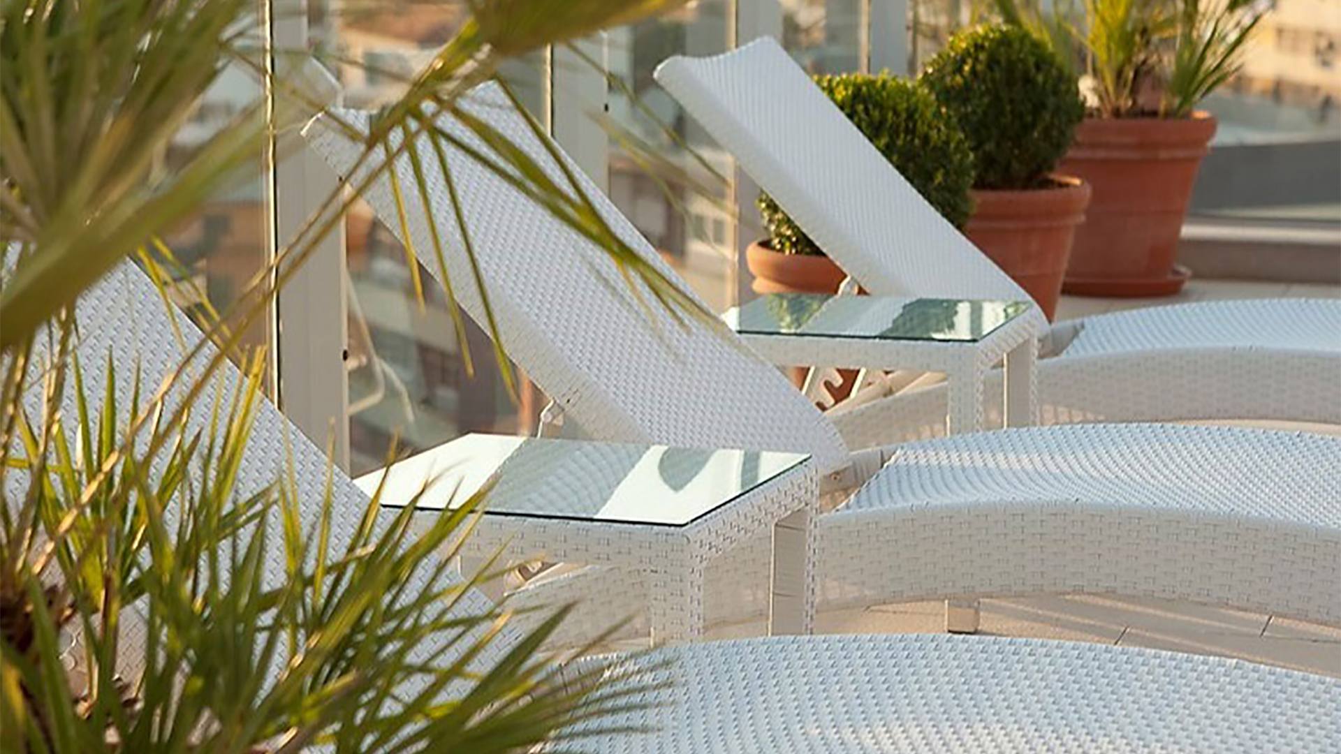 Roof top terrace with lounge area and whirpool